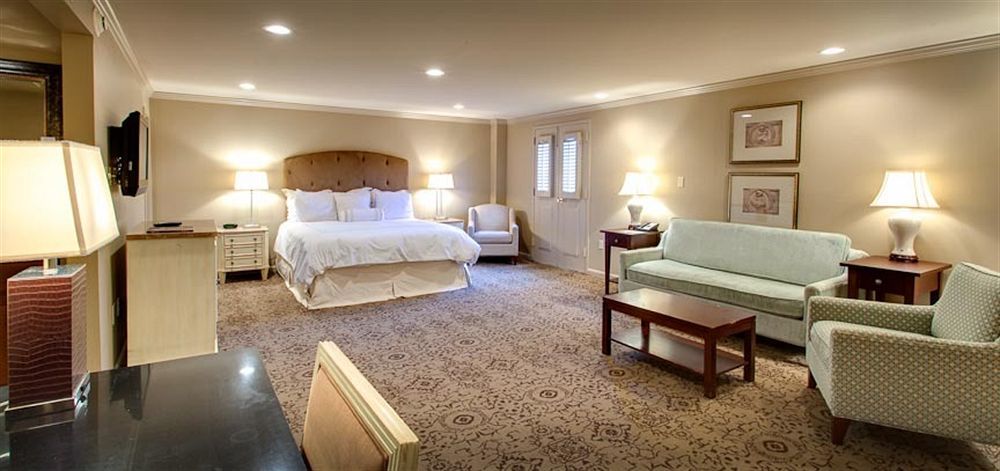 Dauphine Orleans Hotel Ню Орлиънс Стая снимка