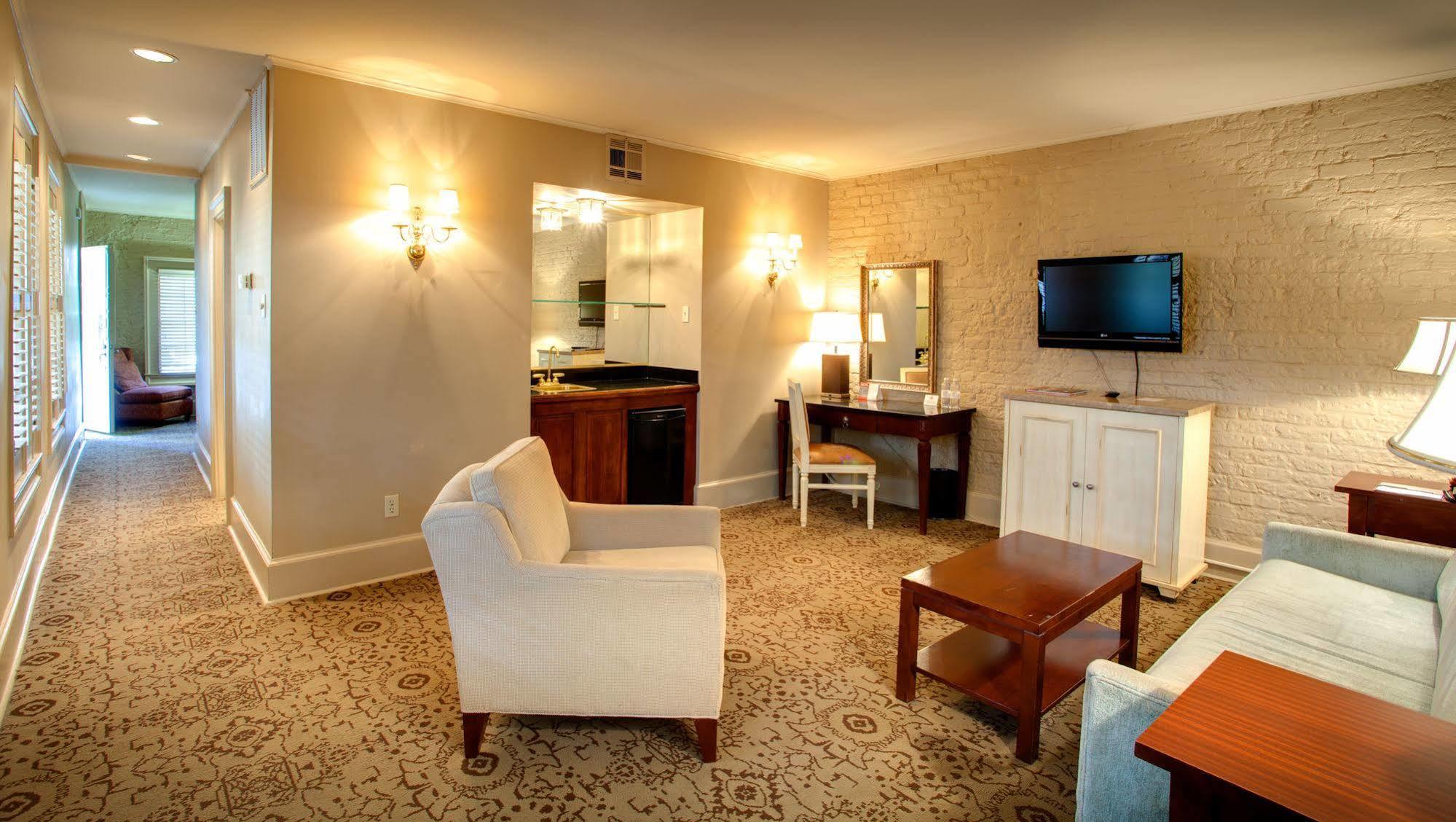 Dauphine Orleans Hotel Ню Орлиънс Стая снимка
